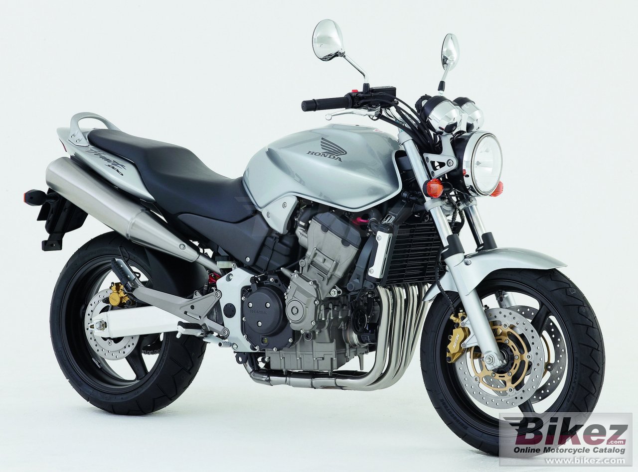 Big Honda 919 - hornet 900 picture and wallpaper from Bikez.com